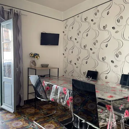 Apartment 3 Pieces, 4 Couchages A 100m De La Plage, Balcon, Tv, Lave-linge, Centre-ville De - Fr-1-225c-115 *